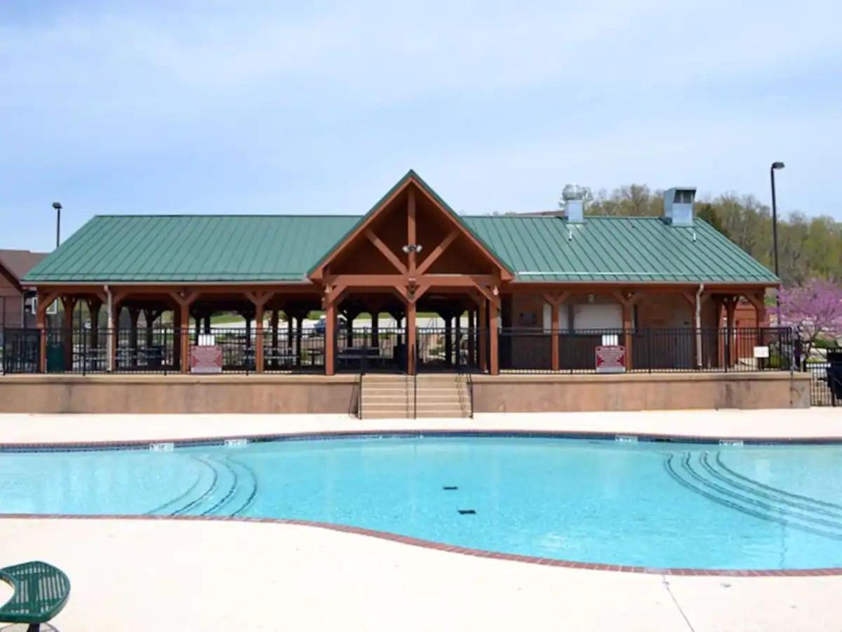 Golf On Site - Walk-In Shower - Jetted Tub - Free Attraction Tickets Included Branson Exterior photo