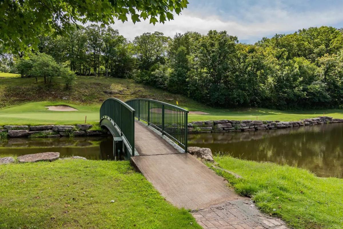 Golf On Site - Walk-In Shower - Jetted Tub - Free Attraction Tickets Included Branson Exterior photo